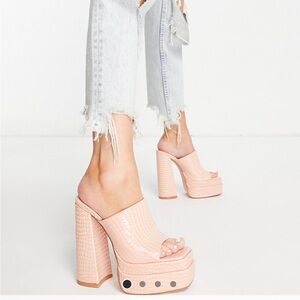 Peach chunky heel